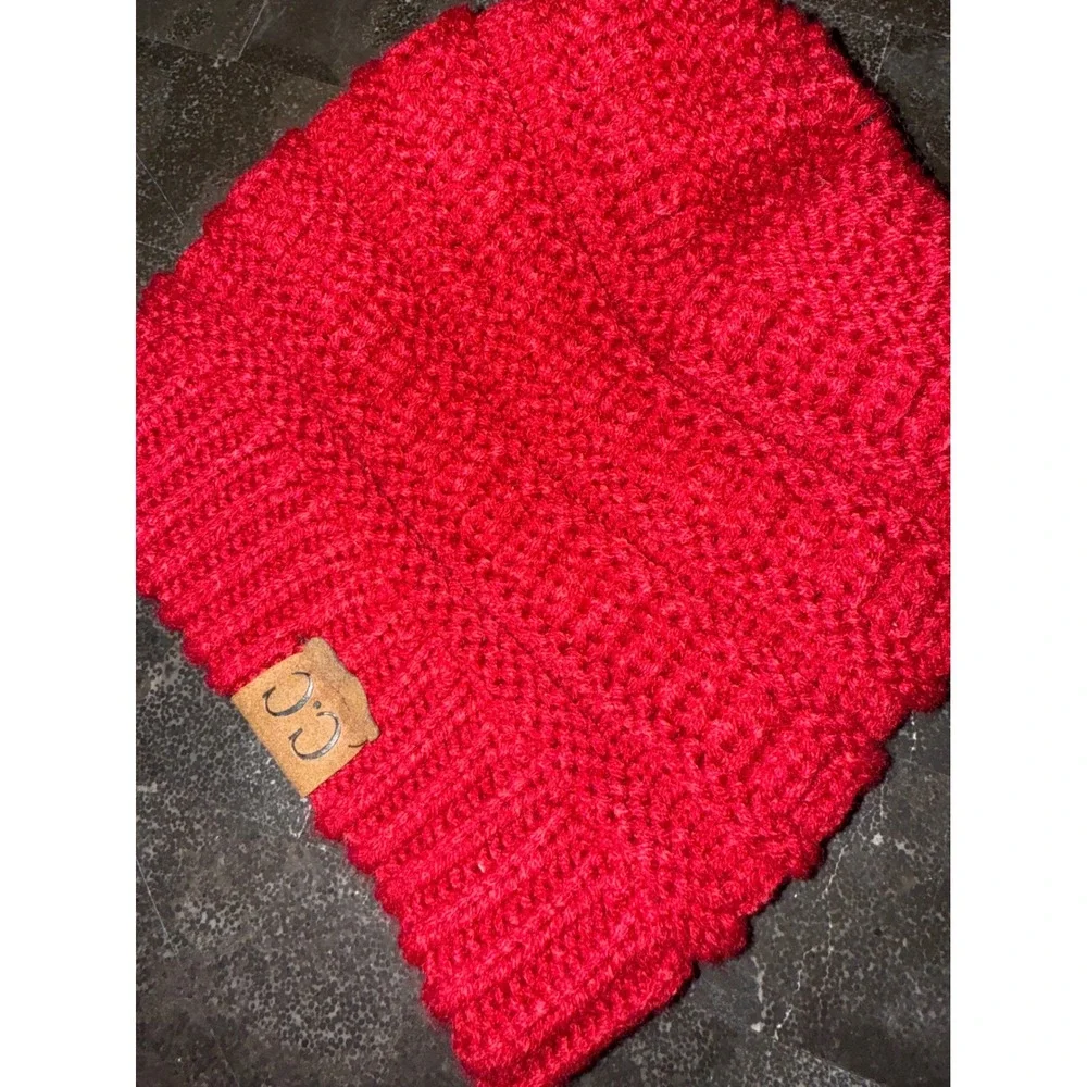 Red CC Slouchy Beanie Hat Pony Tail Cut‎ Out Knit Cuffed Logo Patch Winter Warm